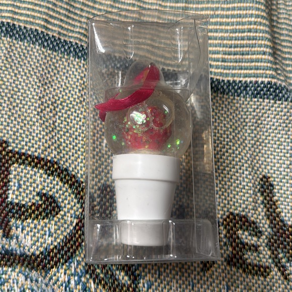 2017 Dunkin’ Donuts, cup Christmas ornament - Picture 6 of 7